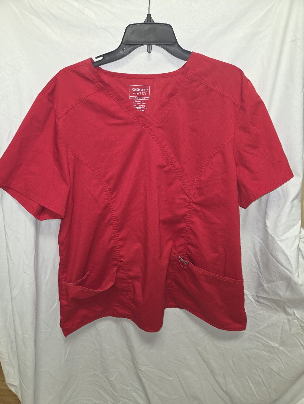 Cherokee Workwear Women's Red Scrub Shirt V Neck 2XL Multiple Pockets